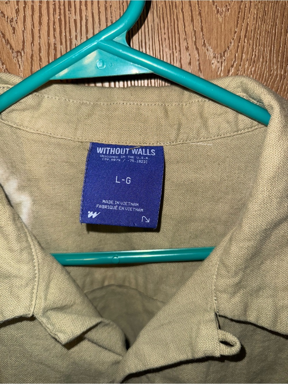Button up - Picture 2 of 3